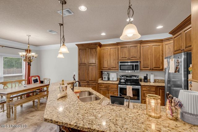 74 Tantallon Drive, Ocean Springs, MS 39564