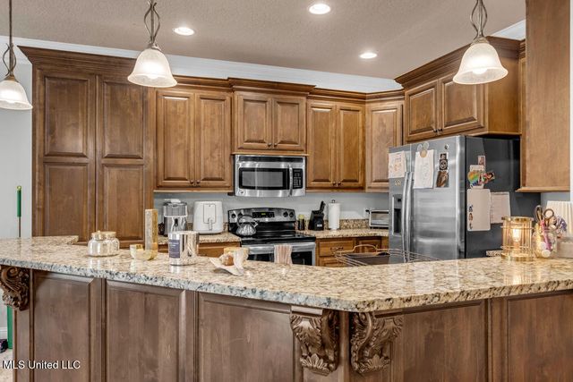 74 Tantallon Drive, Ocean Springs, MS 39564