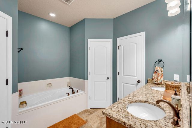 74 Tantallon Drive, Ocean Springs, MS 39564