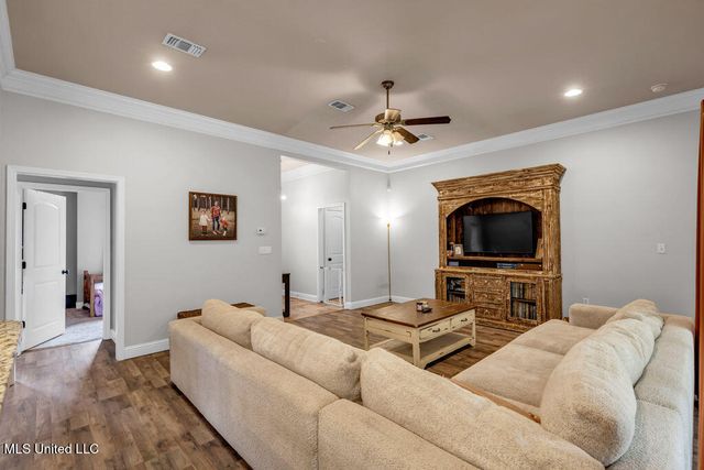 74 Tantallon Drive, Ocean Springs, MS 39564