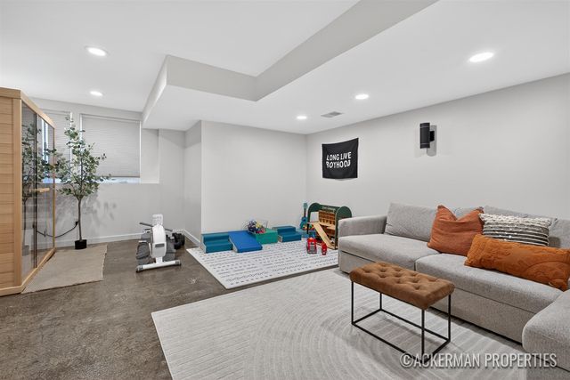 455 La Grave Avenue, Grand Rapids, MI 49503