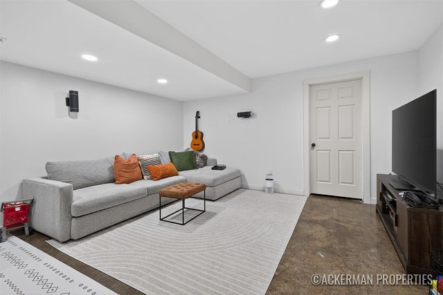 455 La Grave Avenue, Grand Rapids, MI 49503