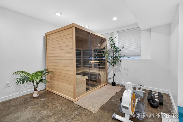 455 La Grave Avenue, Grand Rapids, MI 49503