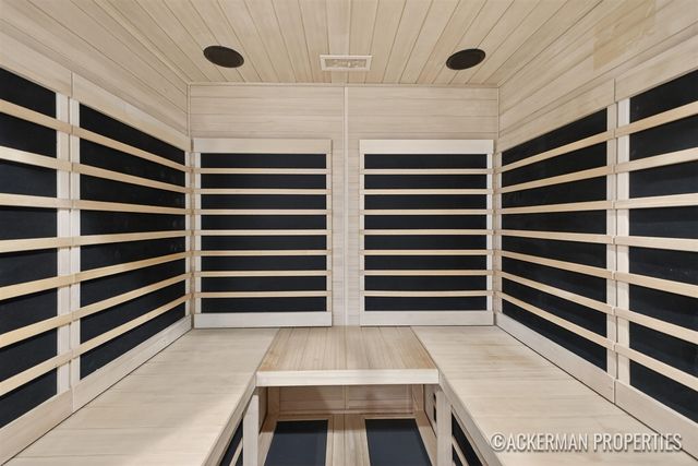 455 La Grave Avenue, Grand Rapids, MI 49503