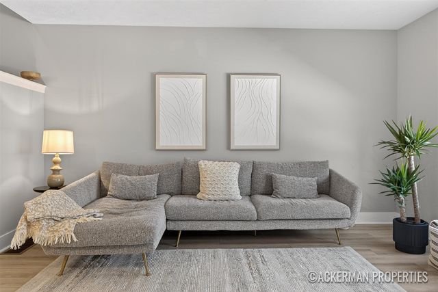 455 La Grave Avenue, Grand Rapids, MI 49503