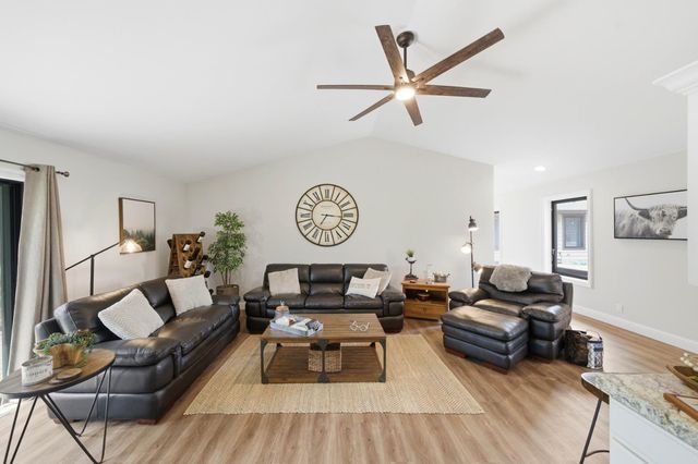 14105 N Lodestar Dr, Grass Valley, CA 95949