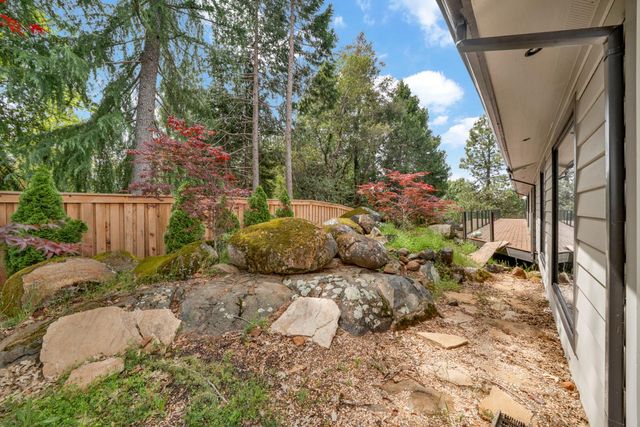 14105 N Lodestar Dr, Grass Valley, CA 95949