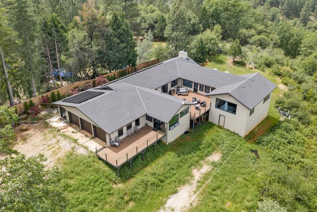 14105 N Lodestar Dr, Grass Valley, CA 95949