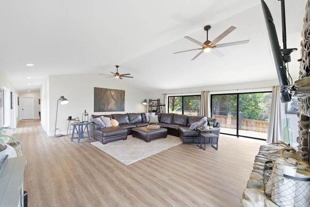 14105 N Lodestar Dr, Grass Valley, CA 95949