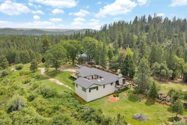 14105 N Lodestar Dr, Grass Valley, CA 95949