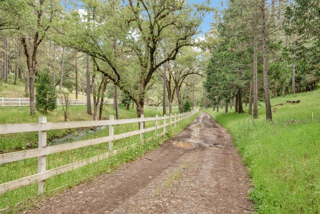 14105 N Lodestar Dr, Grass Valley, CA 95949