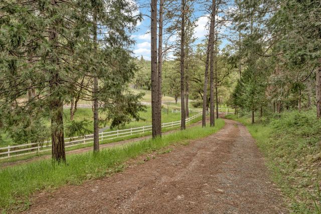 14105 N Lodestar Dr, Grass Valley, CA 95949