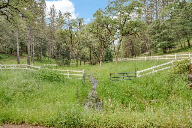 14105 N Lodestar Dr, Grass Valley, CA 95949