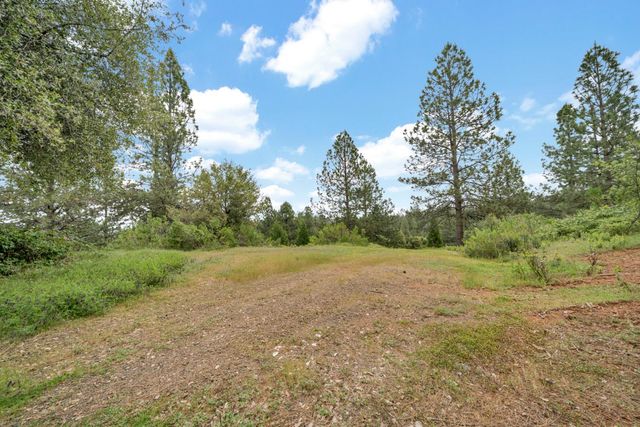 14105 N Lodestar Dr, Grass Valley, CA 95949