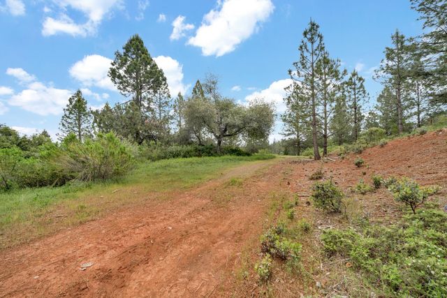 14105 N Lodestar Dr, Grass Valley, CA 95949