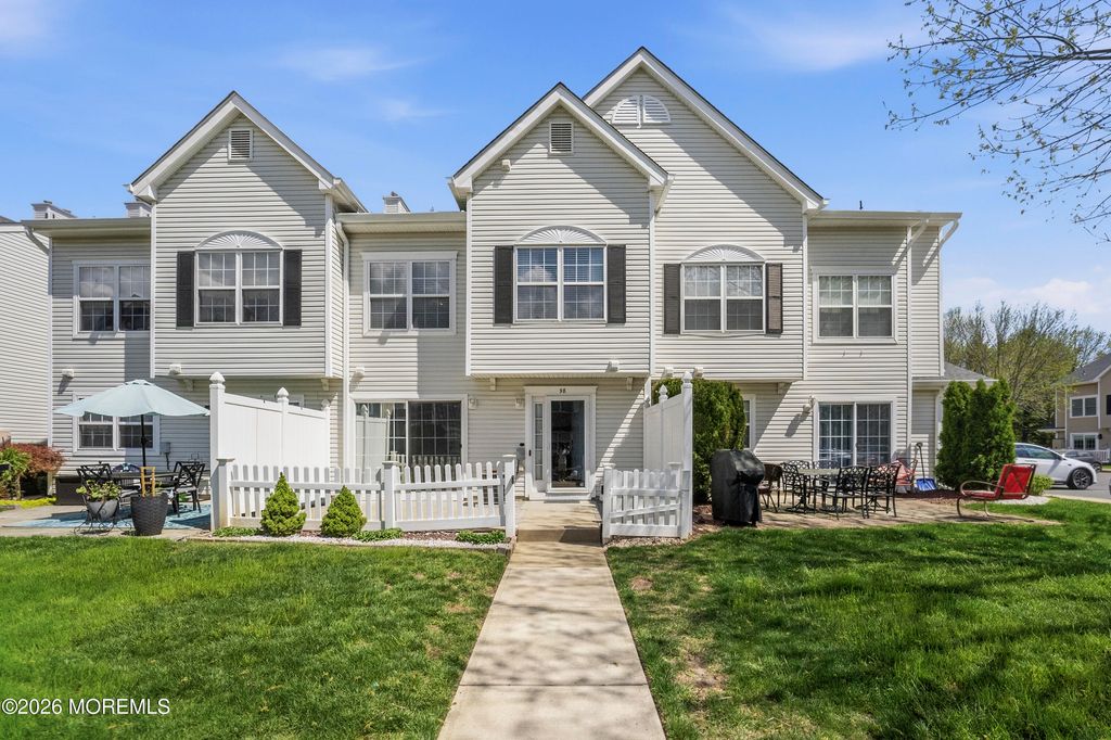 98 Watson Court, Howell, NJ 07731
