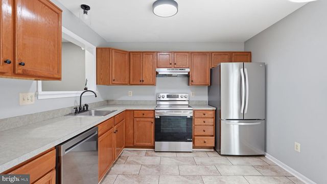 526 HIGHLAND TOWNE LN, Warrenton, VA 20186