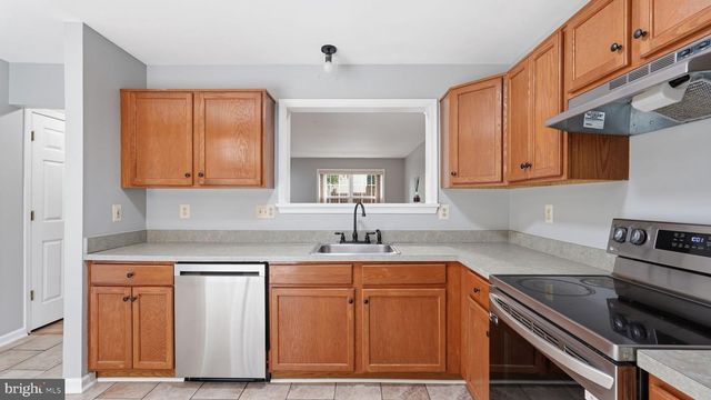 526 HIGHLAND TOWNE LN, Warrenton, VA 20186
