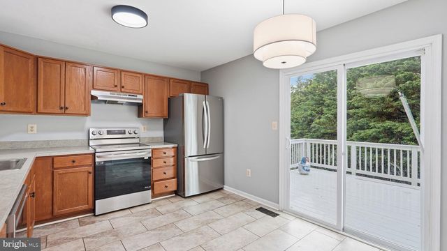 526 HIGHLAND TOWNE LN, Warrenton, VA 20186
