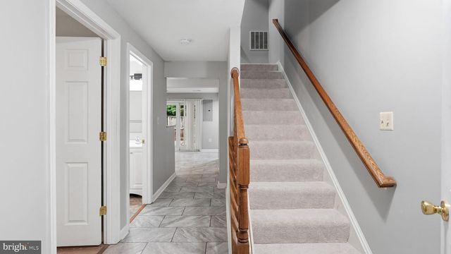 526 HIGHLAND TOWNE LN, Warrenton, VA 20186