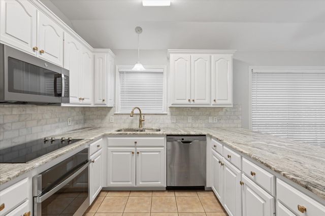 3515 Longmorn Ln, Longview, TX 75604