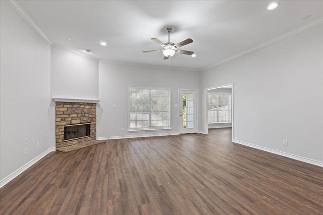 3515 Longmorn Ln, Longview, TX 75604