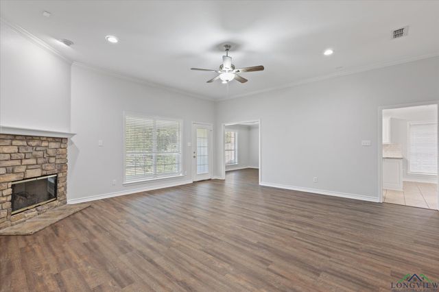 3515 Longmorn Ln, Longview, TX 75604