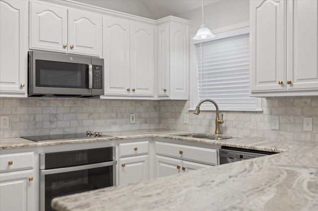 3515 Longmorn Ln, Longview, TX 75604