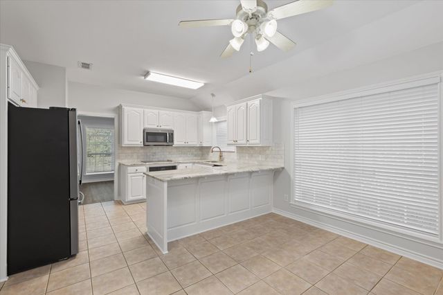 3515 Longmorn Ln, Longview, TX 75604