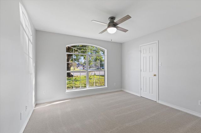 3515 Longmorn Ln, Longview, TX 75604