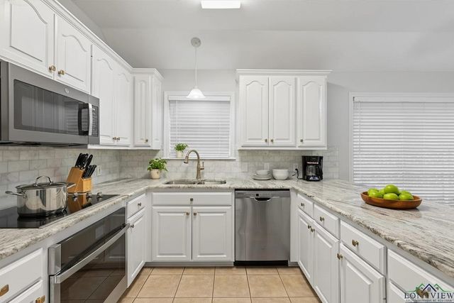 3515 Longmorn Ln, Longview, TX 75604