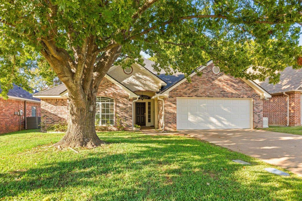 3515 Longmorn Ln, Longview, TX 75604