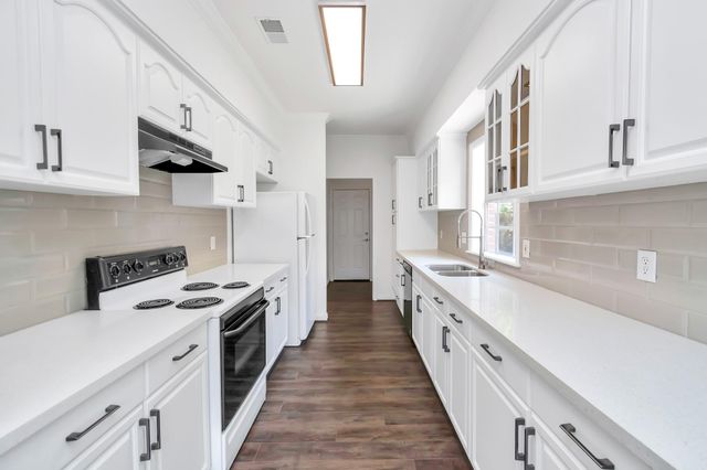 12818 Chamberlain Drive, Houston, TX 77077