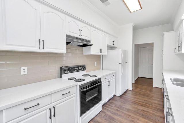 12818 Chamberlain Drive, Houston, TX 77077