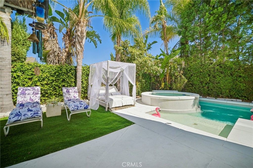 18219 Erwin Street, Tarzana, CA 91335 — exterior