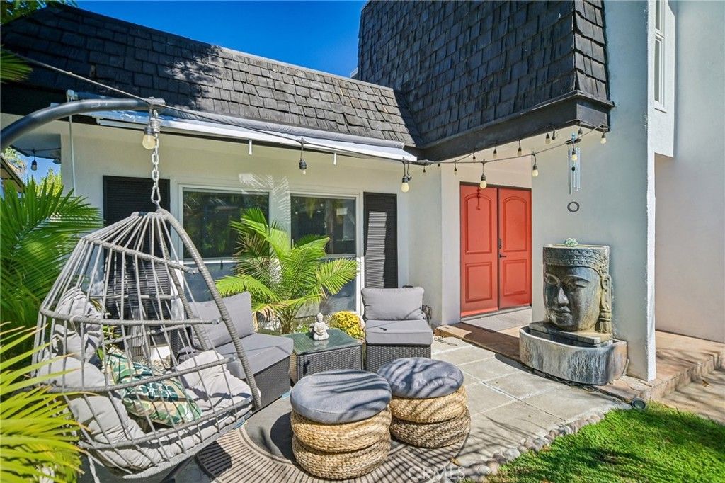 18219 Erwin Street, Tarzana, CA 91335 — photo 2