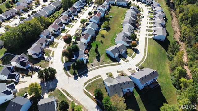 101 Robbins Way Drive, Florissant, MO 63034