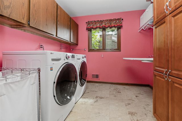 21854 Siegal Drive, Novi, MI 48375