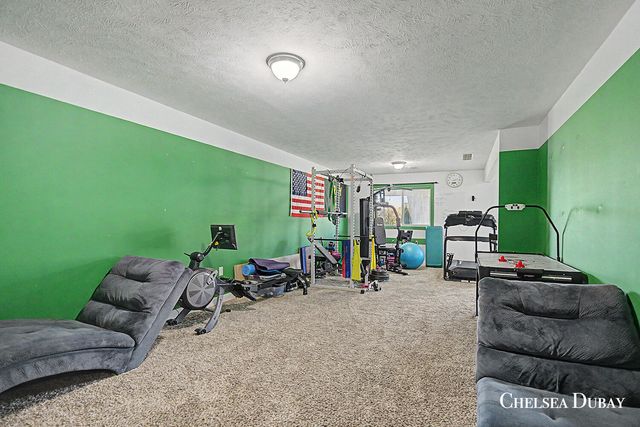 4125 Kroes Street NE, Rockford, MI 49341