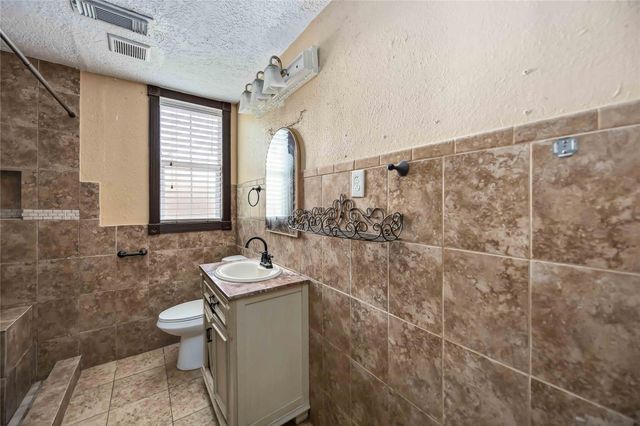 2010 Dade Street, Pasadena, TX 77502