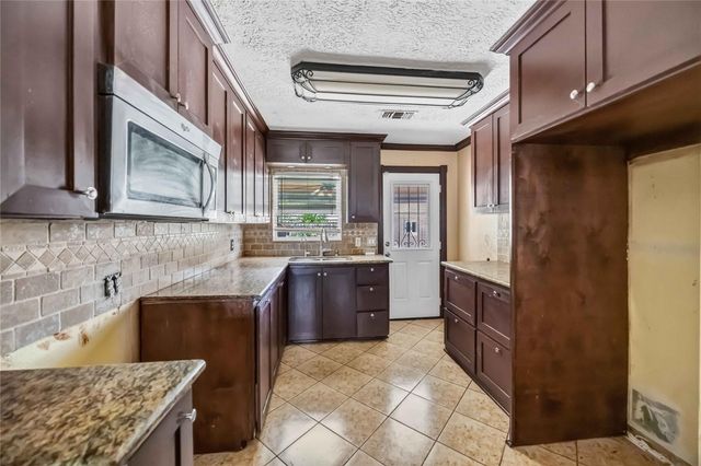 2010 Dade Street, Pasadena, TX 77502