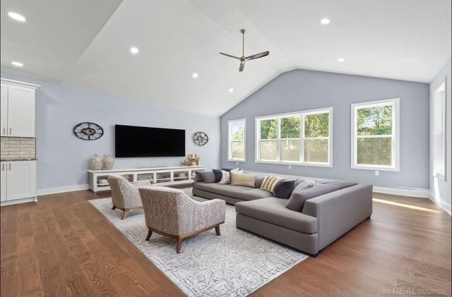 3200 Weidemann Drive, Brandon Twp, MI 48348