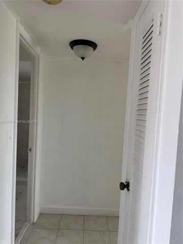 9041 Sunrise Lakes Blvd 303, Sunrise, FL 33322