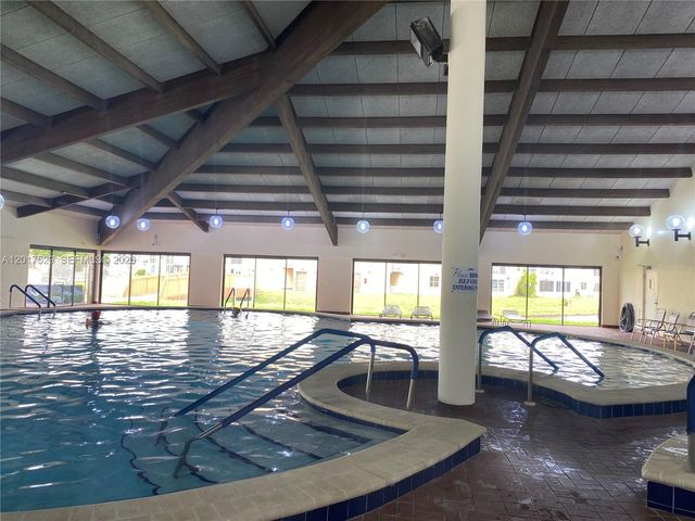 9041 Sunrise Lakes Blvd 303, Sunrise, FL 33322