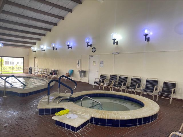 9041 Sunrise Lakes Blvd 303, Sunrise, FL 33322