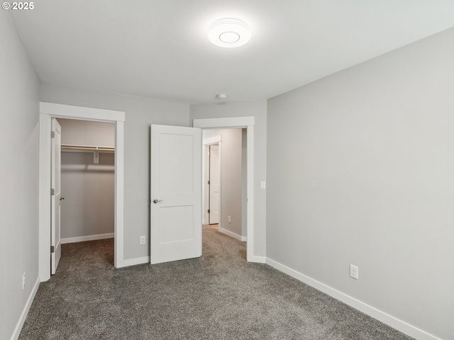 2421 Ne 54TH St, Vancouver, WA 98663