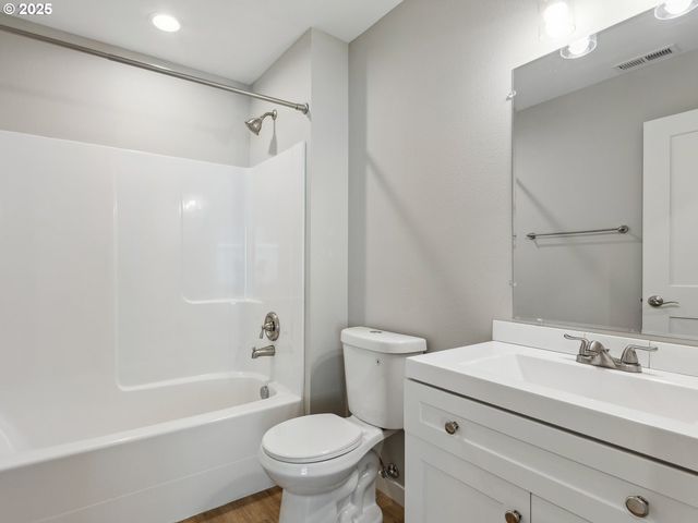2421 Ne 54TH St, Vancouver, WA 98663