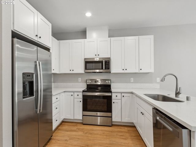 2421 Ne 54TH St, Vancouver, WA 98663