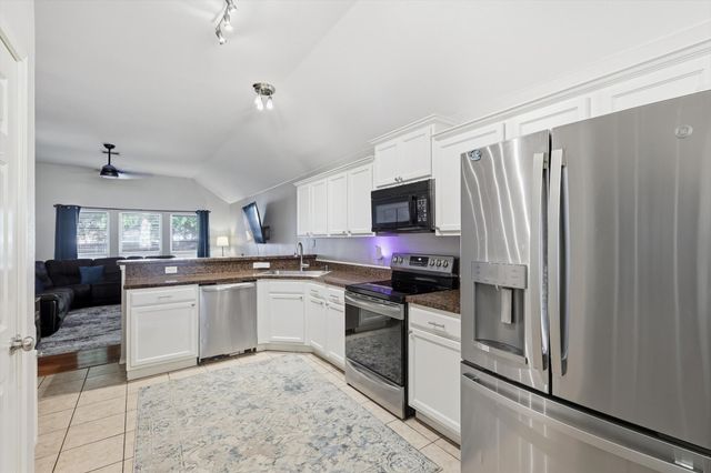 107 Watering Hole, Newark, TX 76071