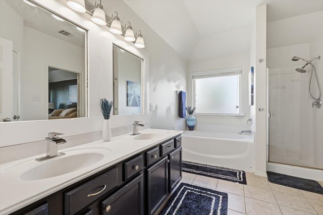 107 Watering Hole, Newark, TX 76071